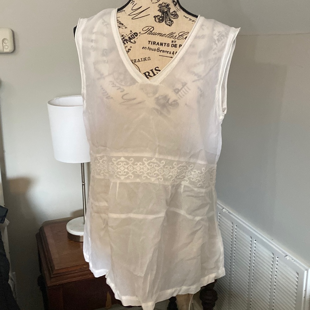 Cabi sleeveless blouse, size M
